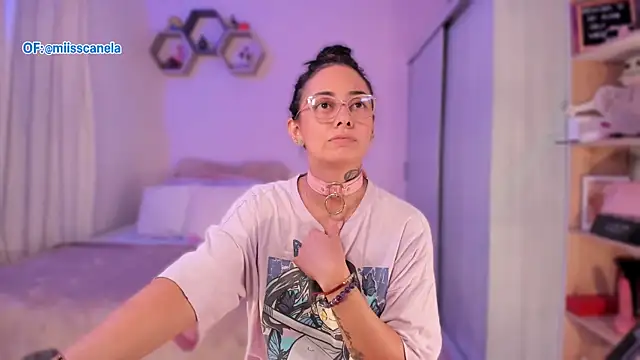 Aleja24Evans online show from October 6, 1:11 am