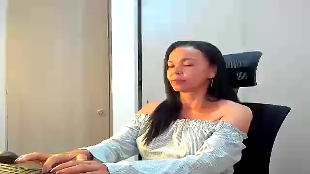 Evawalker  online show from September 30, 3:34 am