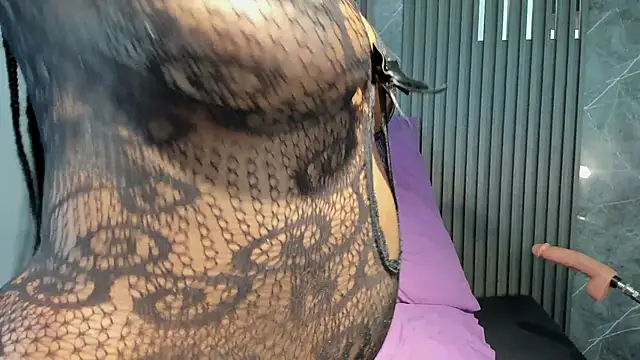 SaraiEvans online show from February 3, 7:13 am