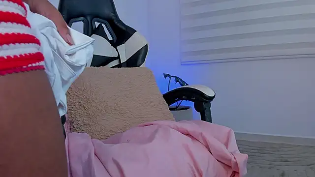 SavannahWildee online show from August 8, 11:07 am