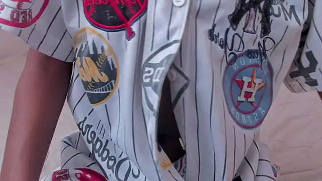 SavannahWildee online show from October 17, 12:08 pm