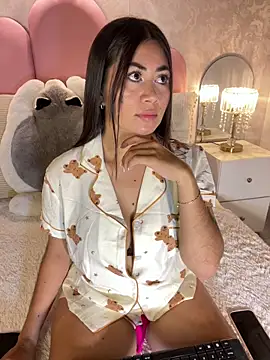  MadiLee  online show from May 8, 1:42 am