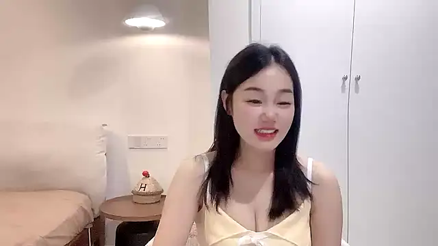 cloud8822 online show from May 8, 2:42 pm