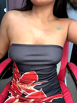 LeisyXO online show from October 10, 8:14 pm