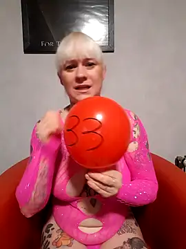 poussichienne online show from December 5, 4:19 pm