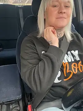 poussichienne online show from December 19, 12:30 pm