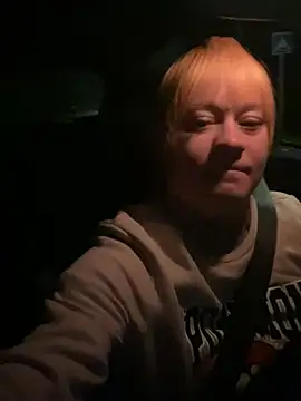 poussichienne online show from April 16, 2:45 am