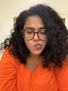 Curvydesifromgermany online show from October 29, 3:04 pm