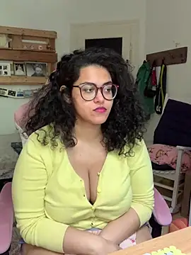 Curvydesifromgermany online show from May 7, 1:15 pm