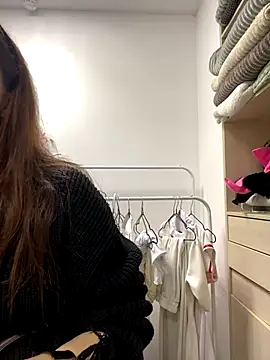 AnaWest online show from September 18, 6:12 am