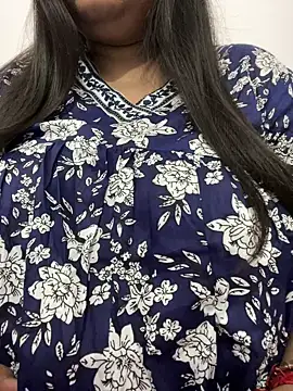 smile pretty online show from September 13, 7:33 pm