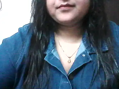 smile pretty online show from April 17, 5:48 pm