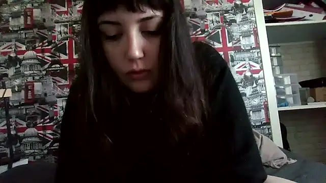 Lynylou online show from October 10, 3:06 pm