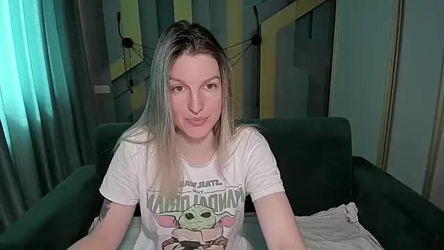 EmilyWalkeri online show from April 16, 8:25 am