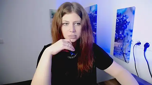 Lizzy Love online show from March 7, 12:45 pm