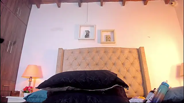 allisson m online show from October 20, 12:52 pm