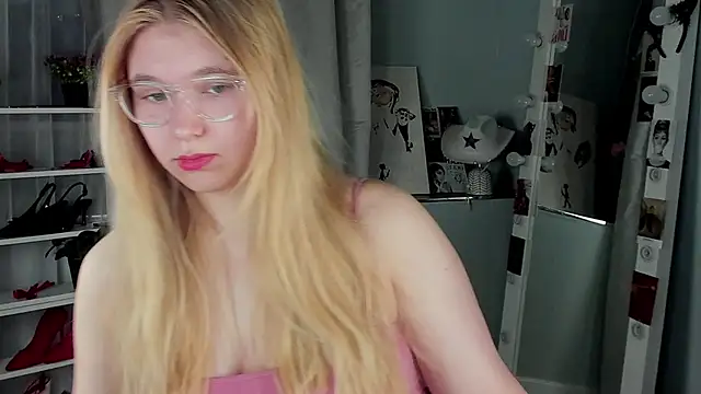 Rebecca Kelly online show from November 20, 2:34 am