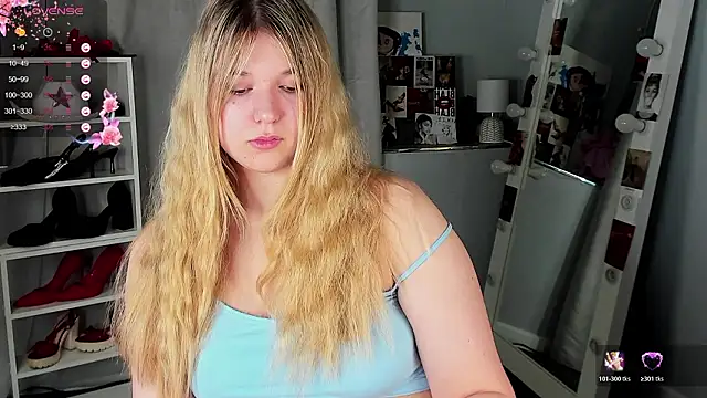 Rebecca Kelly online show from February 3, 6:40 am