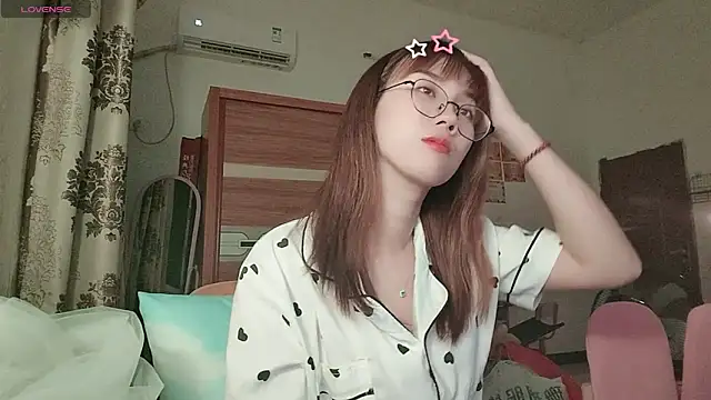 Lili 666 online show from April 19, 2:28 pm