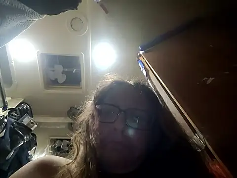 ILUV2TUCHMYKITTY online show from September 17, 12:25 pm