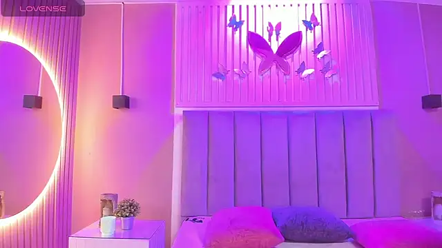 diosa cristal online show from October 18, 4:15 am