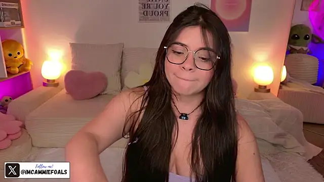 cammiefoalss online show from March 21, 8:58 pm