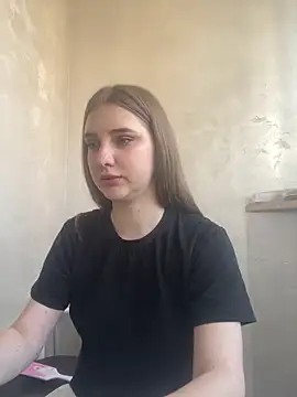 MollyDolle online show from April 18, 11:02 am