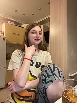 MollyDolle online show from February 26, 6:51 pm