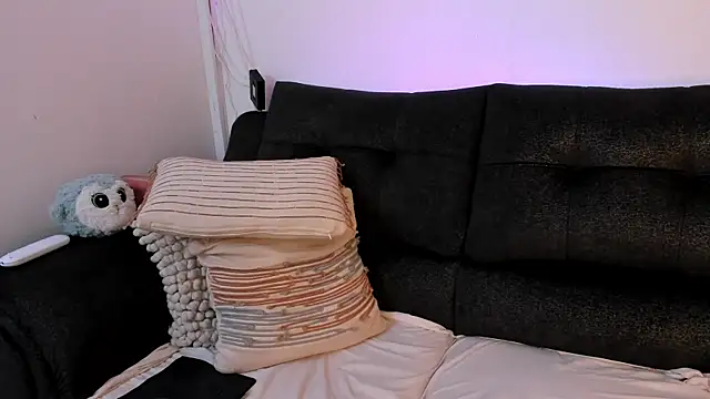 shannel  queen online show from October 18, 8:43 pm