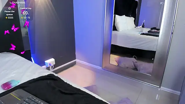 Larabrooks online show from February 12, 7:26 pm