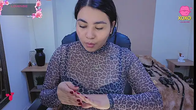 AmorMia online show from November 28, 8:45 pm