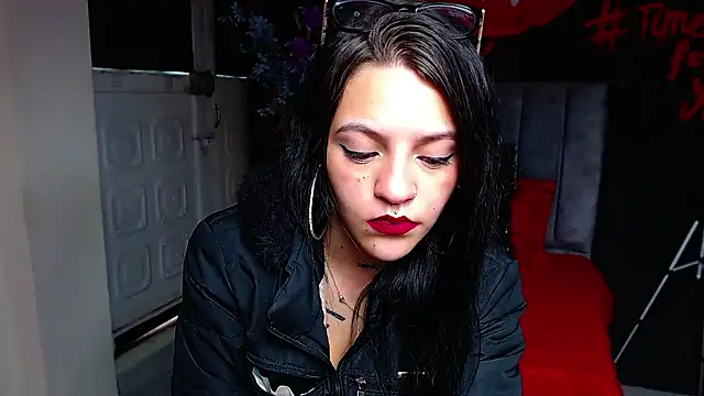 Violettasquirt online show from March 17, 2:21 pm