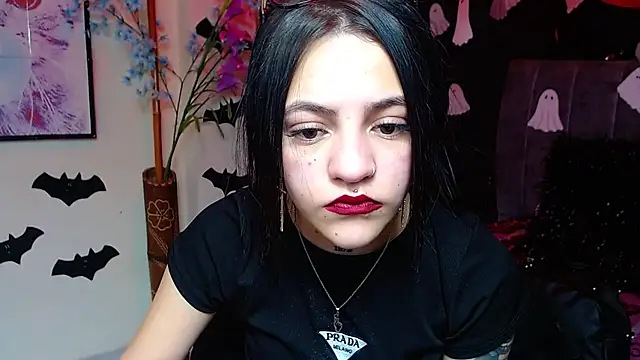 Violettasquirt online show from November 4, 1:27 pm