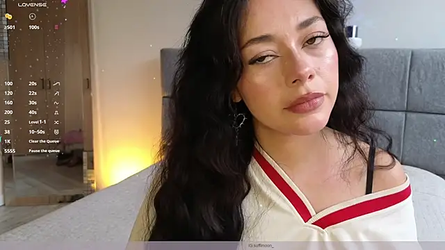 Soffimoon  online show from April 10, 9:10 pm