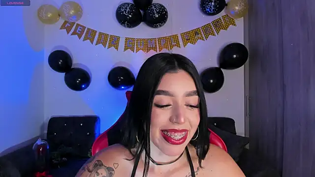 zoee jackson online show from April 16, 5:30 am