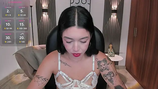 zoee jackson online show from June 1, 7:48 pm