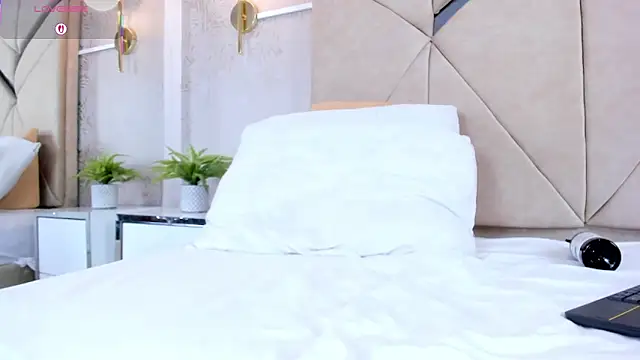 LilitRobins online show from September 27, 10:39 pm