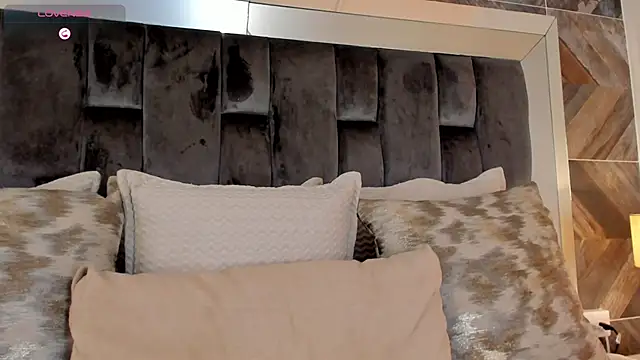 TaniaSmith1 online show from October 1, 12:26 am