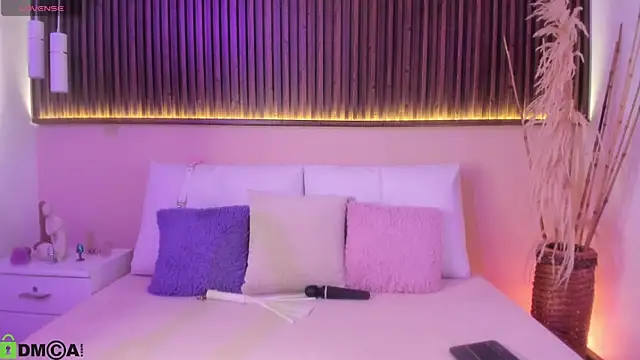 Liz grey  online show from April 15, 3:07 am