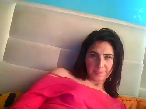 Karensugar online show from March 3, 8:15 pm