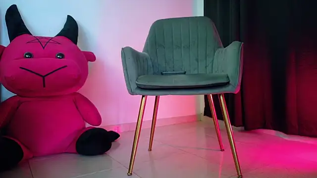 BambiiQueen online show from February 16, 6:52 pm