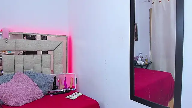 melody bonnet online show from October 22, 1:32 am