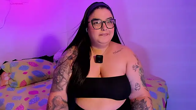 Apriilpeach  online show from November 10, 11:33 pm