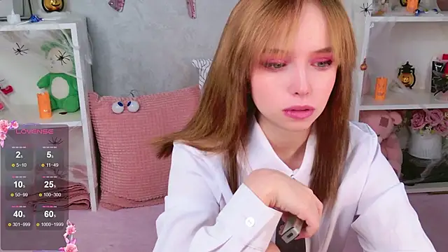 b4by LoL1 online show from November 5, 12:43 pm