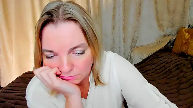 Regina  blue online show from September 14, 8:18 pm