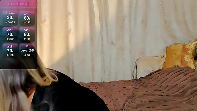 Regina  blue online show from October 17, 3:37 pm