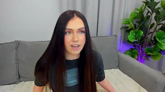 sexyangeloux online show from April 17, 8:44 pm