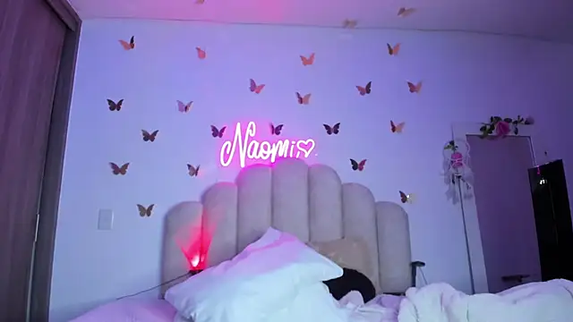 NaomiAsha online show from September 26, 11:45 pm