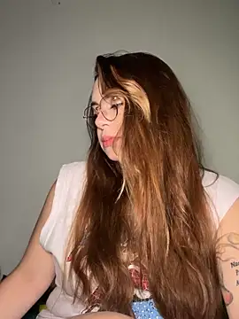 NatyOlson online show from October 5, 2:05 am