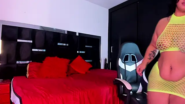 Tasha Sant online show from October 11, 9:17 pm